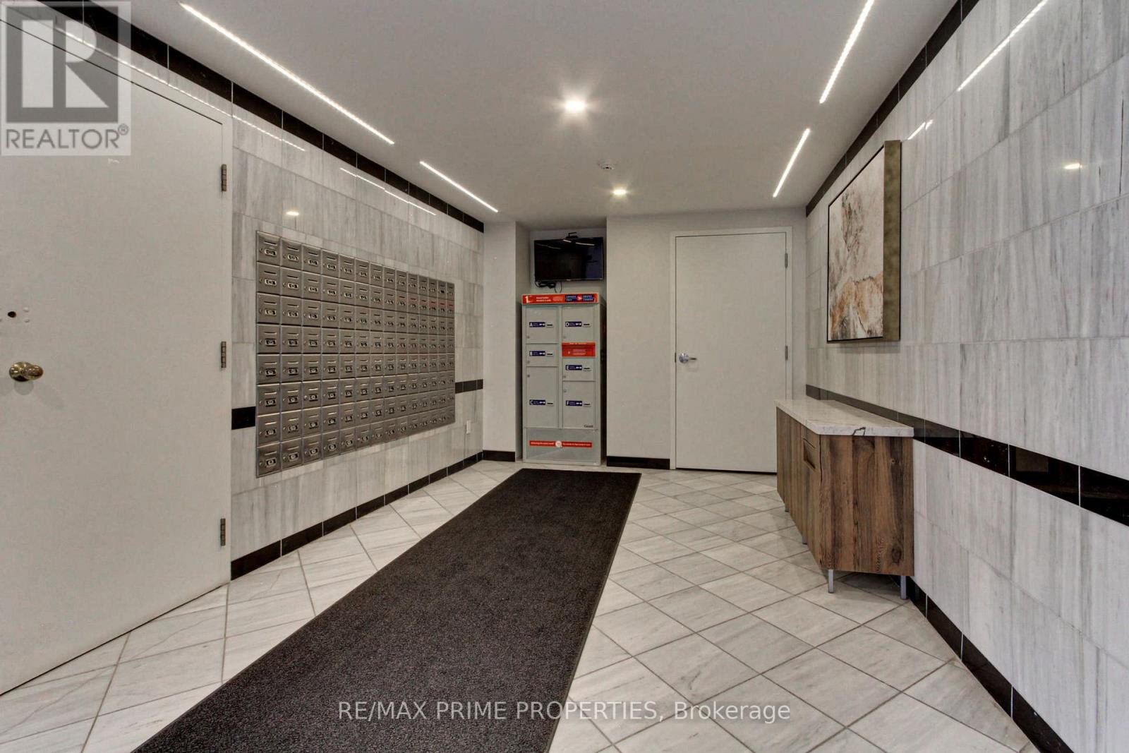 #603 250 DAVIS DRIVE - 4