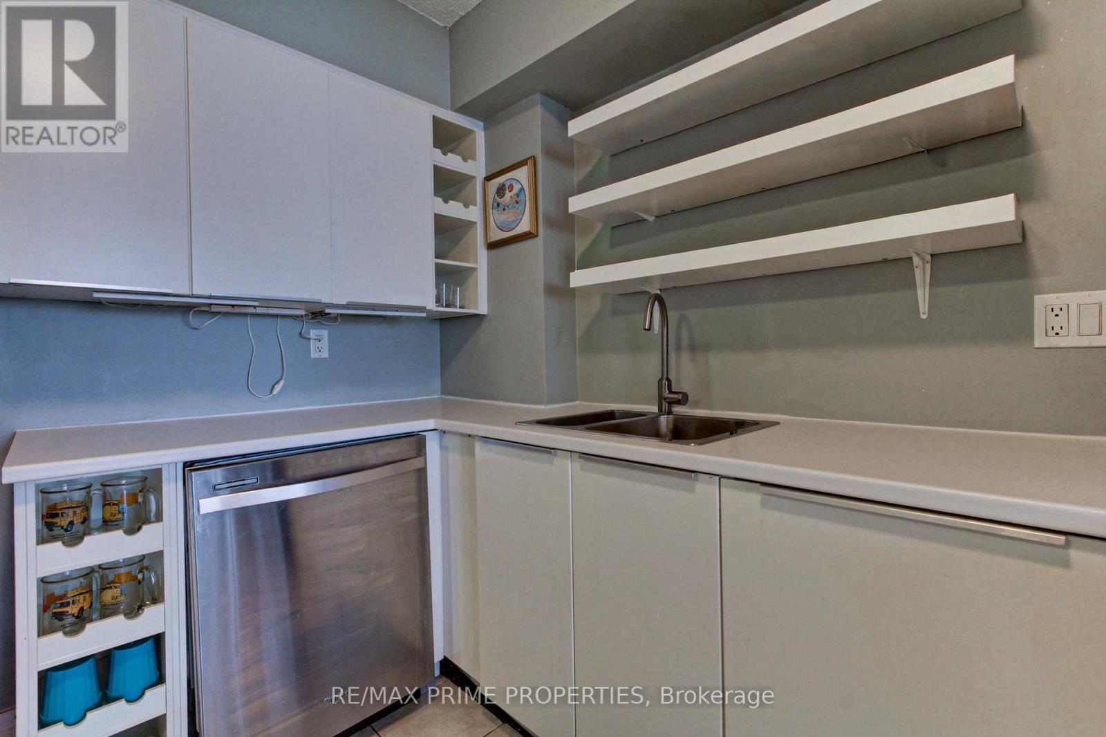 #603 250 DAVIS DRIVE - 7