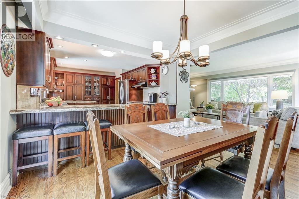 692 COURTLAND Place, Burlington, Ontario, L7R2M6 — Photo 11