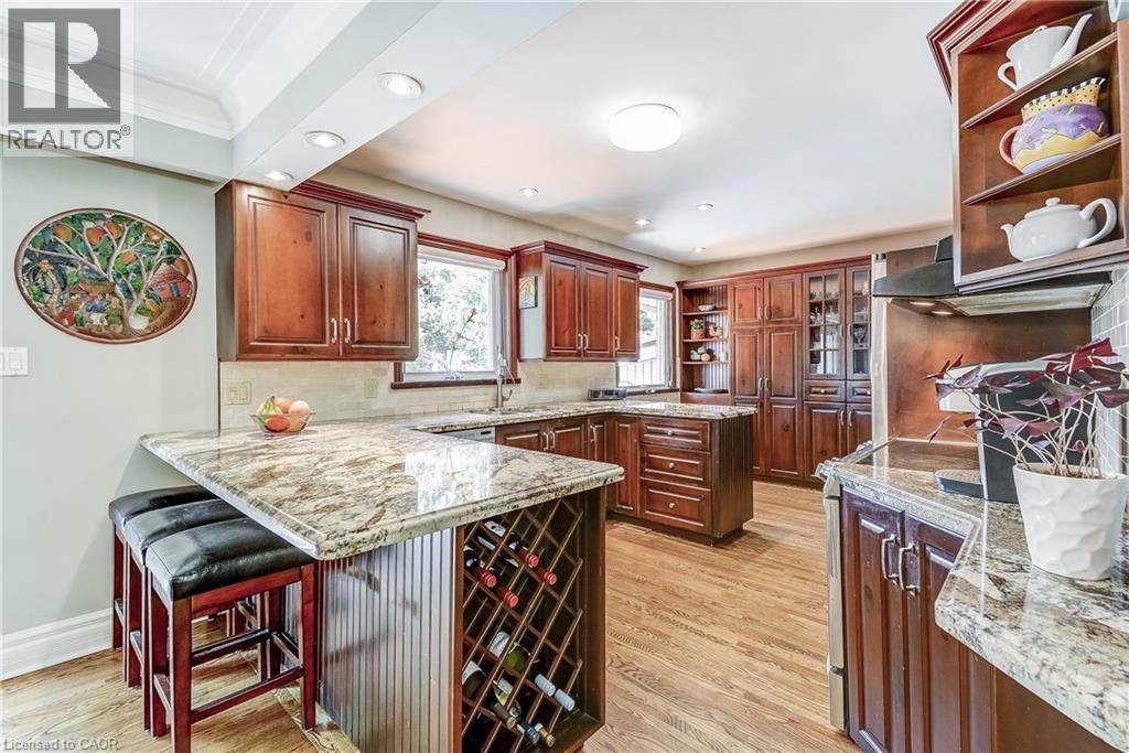 692 COURTLAND Place, Burlington, Ontario, L7R2M6 — Photo 12