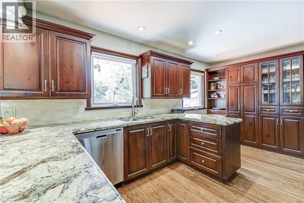 692 COURTLAND Place, Burlington, Ontario, L7R2M6 — Photo 16