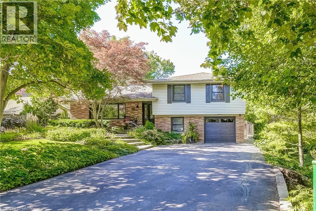 692 COURTLAND Place - 2