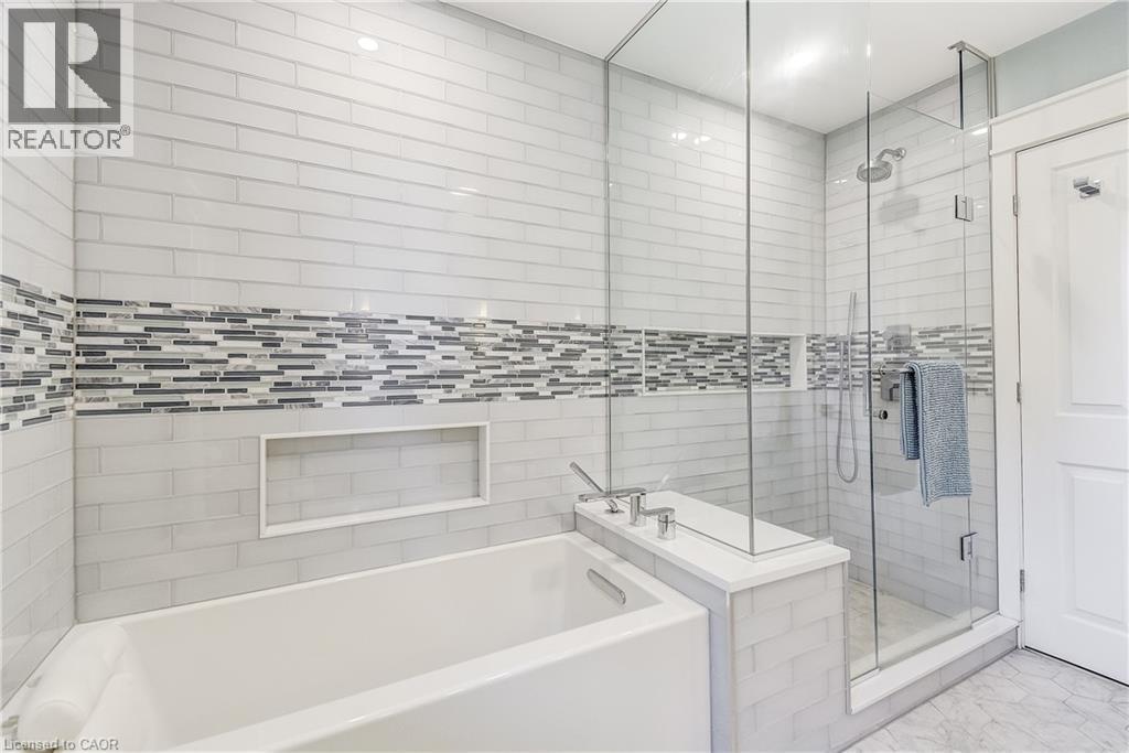 692 COURTLAND Place, Burlington, Ontario, L7R2M6 — Photo 23