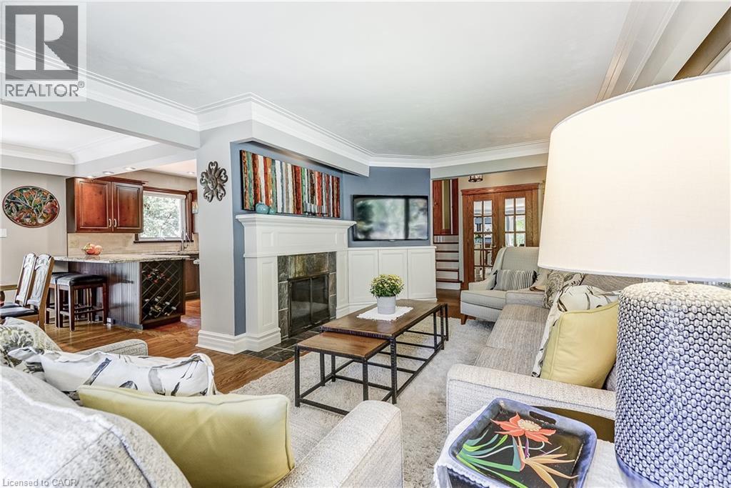 692 COURTLAND Place, Burlington, Ontario, L7R2M6 — Photo 9
