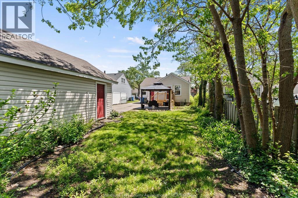 3560 BARRYMORE, Windsor, Ontario, N9C1V3 — Photo 5