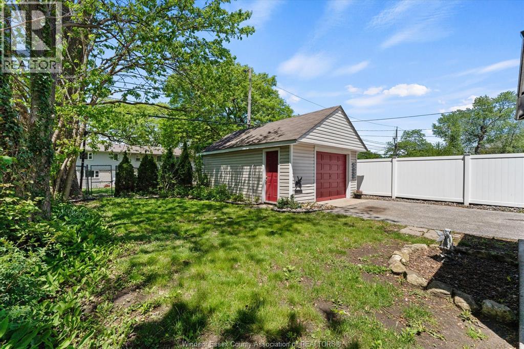 3560 BARRYMORE, Windsor, Ontario, N9C1V3 — Photo 26