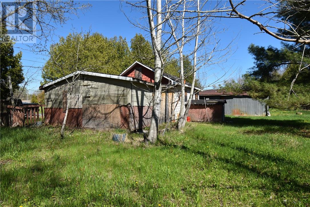 26 & 28 Algoma Street - 12
