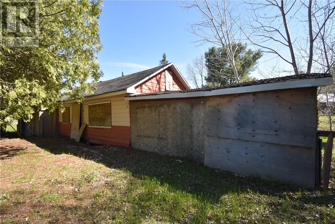 26 & 28 Algoma Street - 20