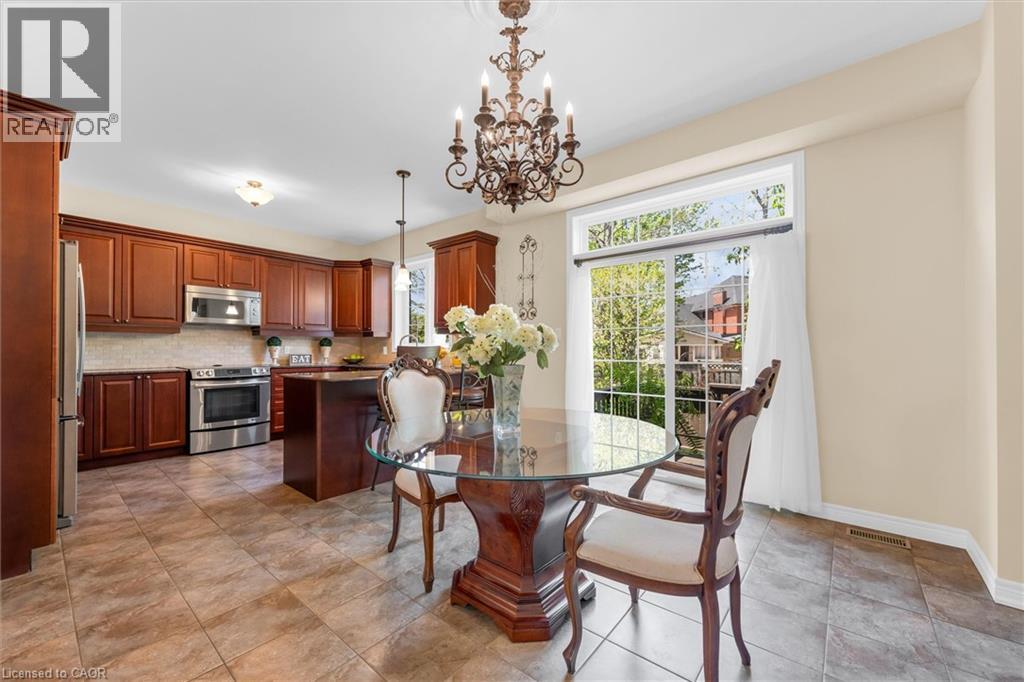16 WESTRIDGE Drive, Hamilton, Ontario, L9C0C2 — Photo 12