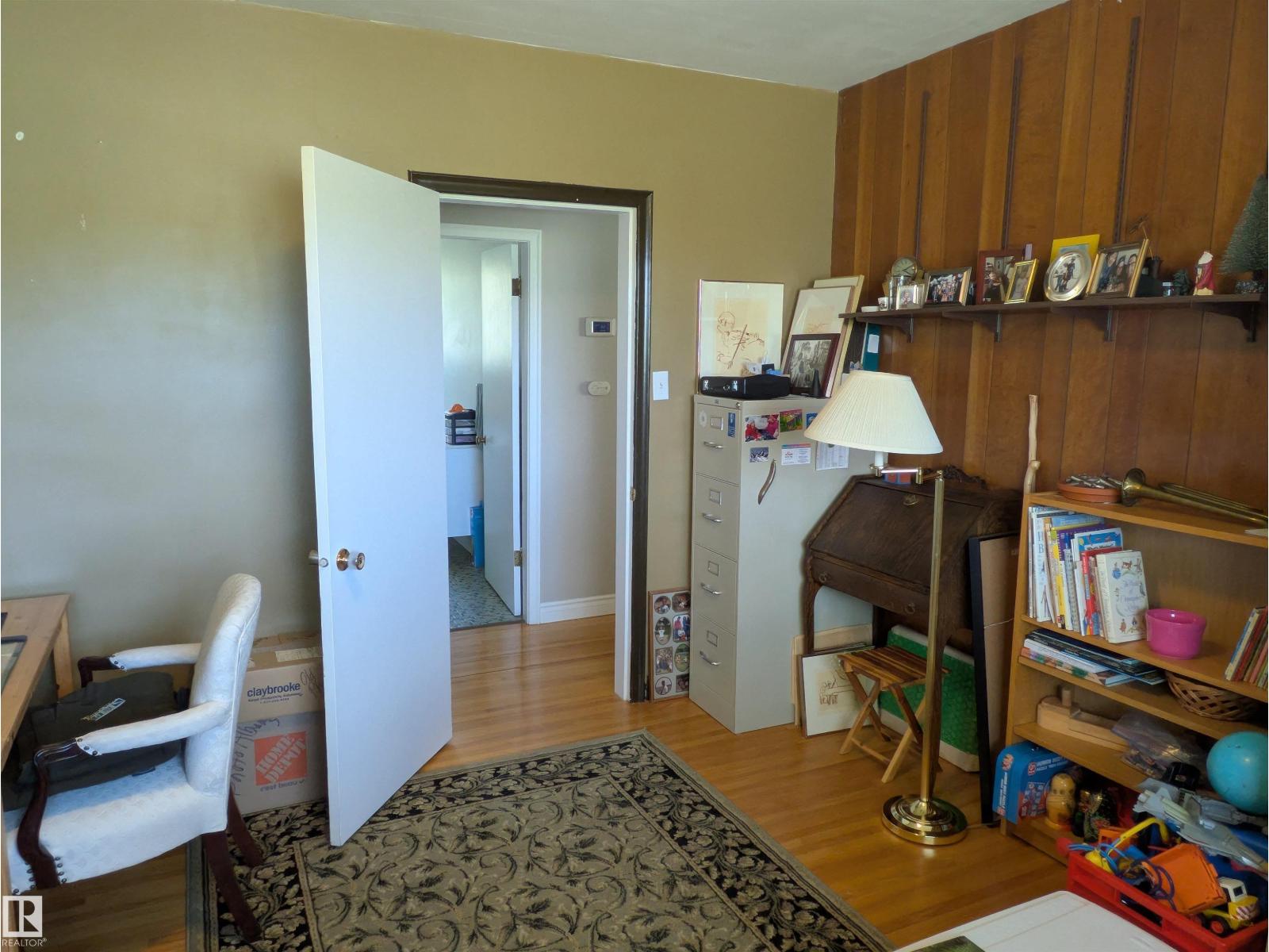 8718 119 ST NW — photo 34