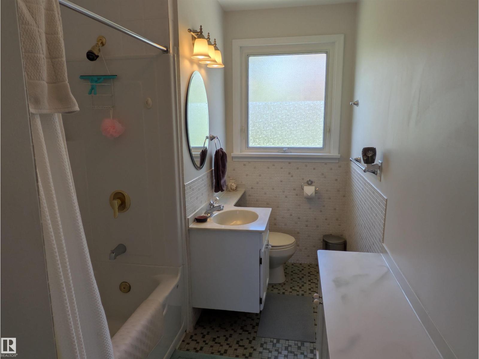 8718 119 ST NW — photo 35