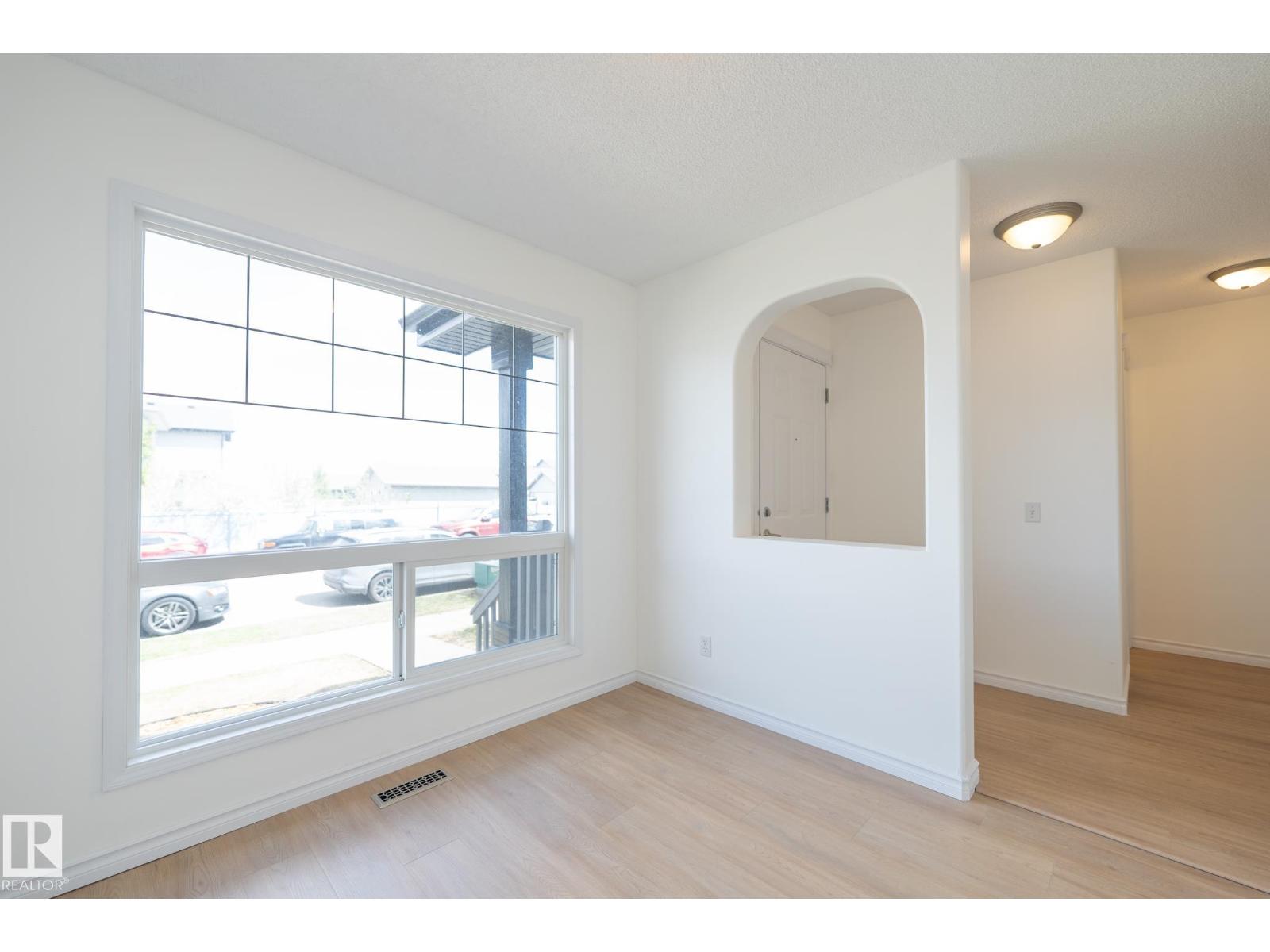 20339 58 AV NW - 4
