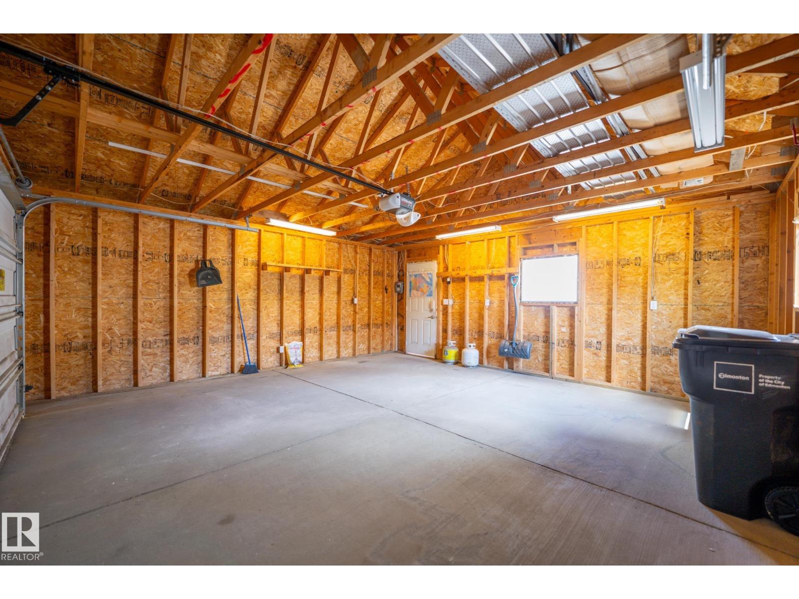 20339 58 AV NW - 59