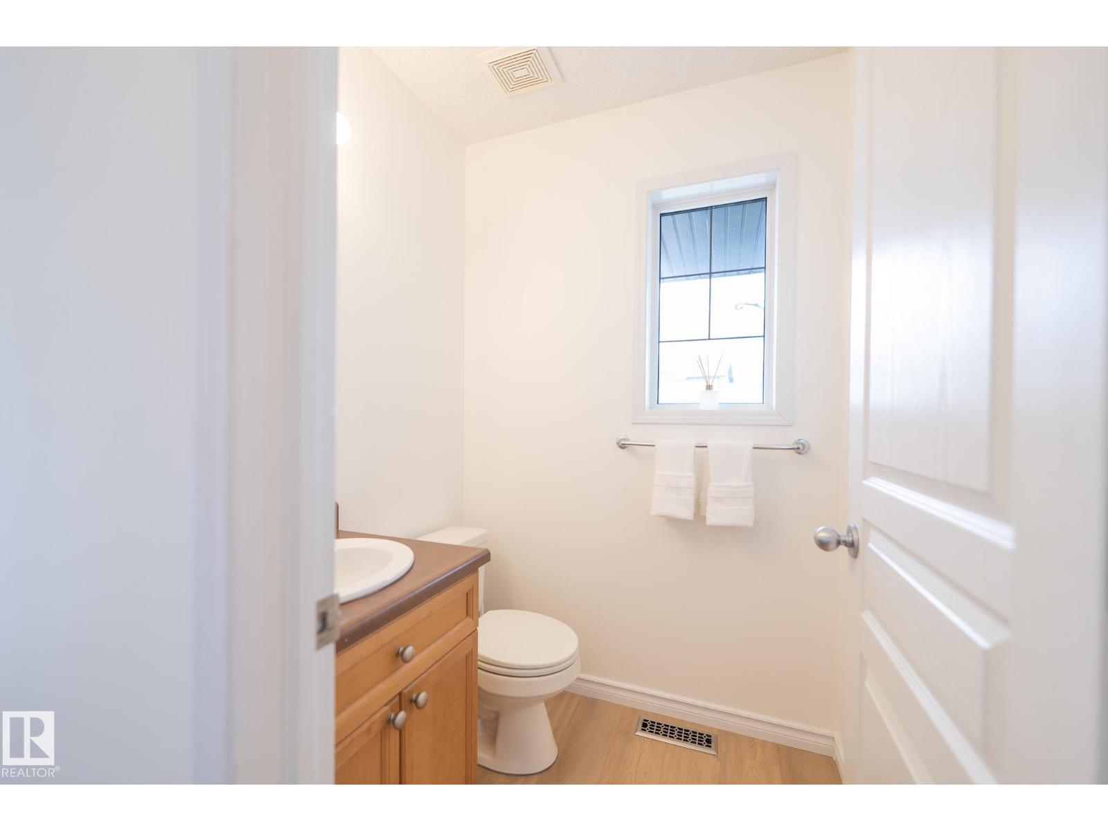 20339 58 AV NW - 7