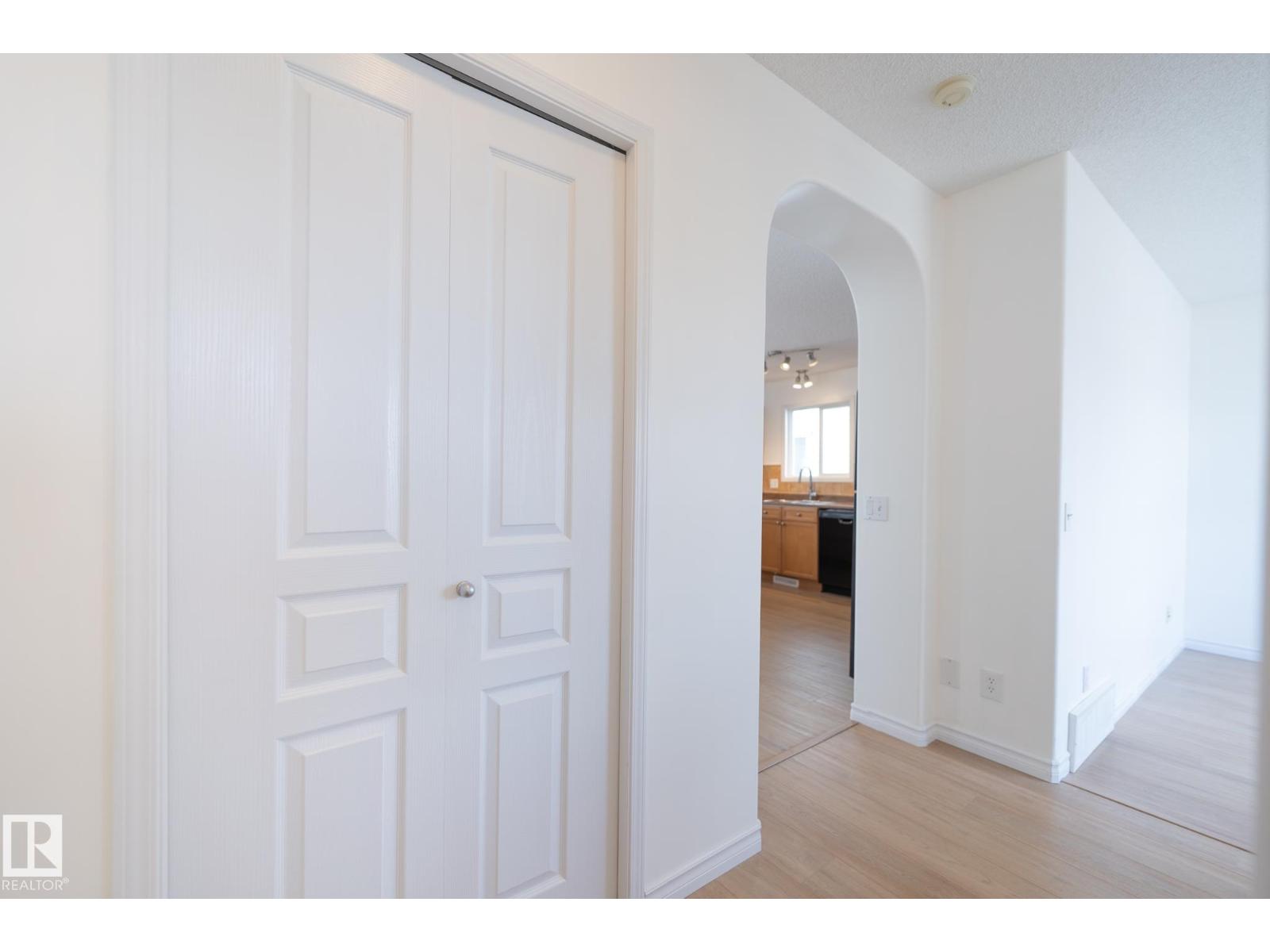 20339 58 AV NW - 8