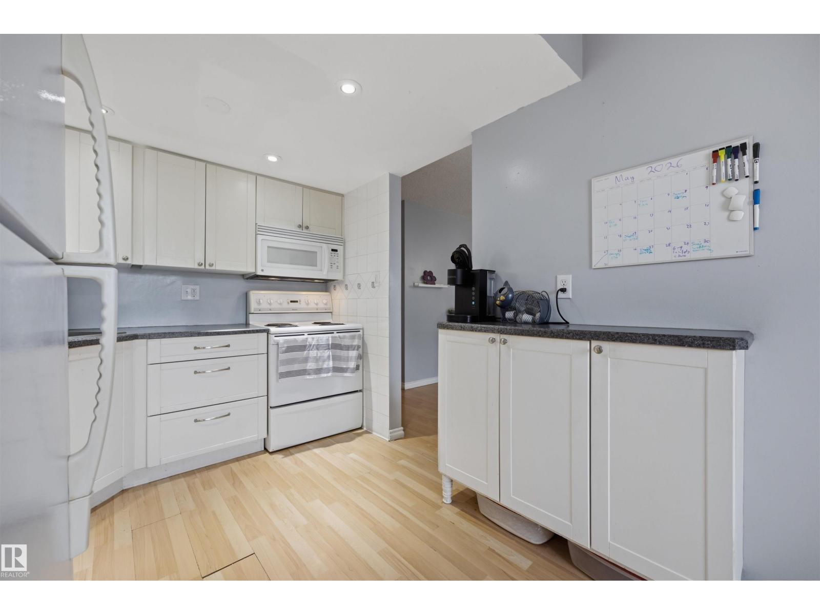 #3 18315 89 AV NW - 11