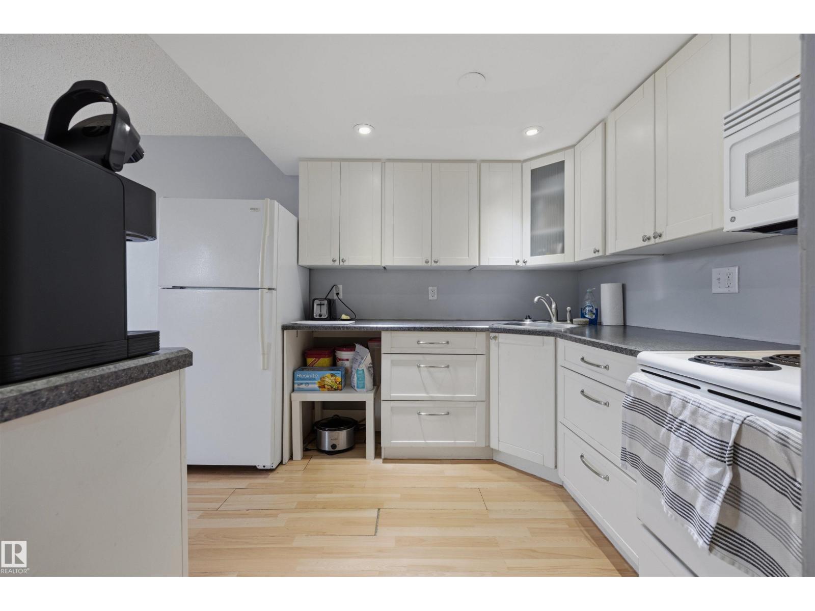 #3 18315 89 AV NW - 12