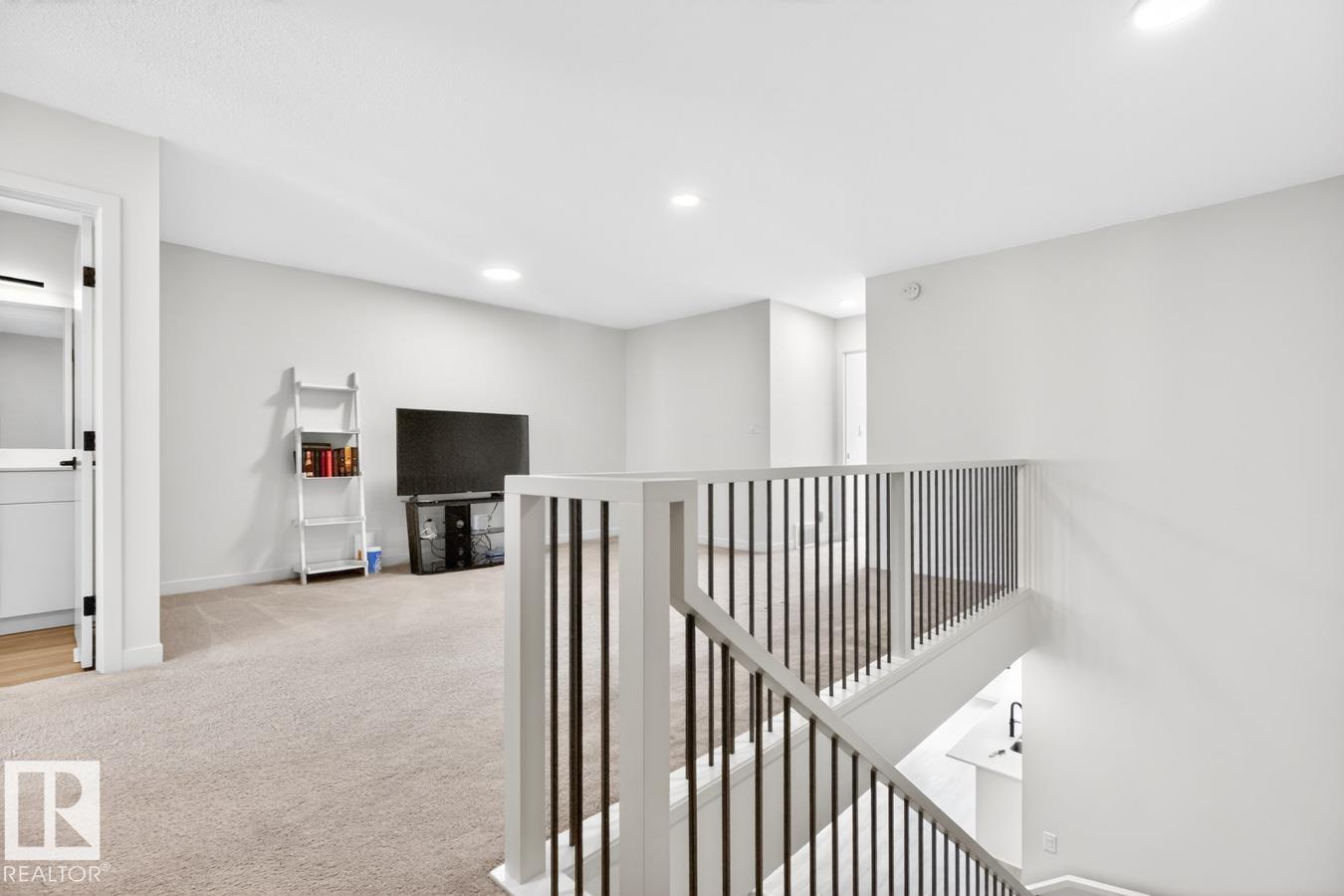 17347 100 ST NW - 16
