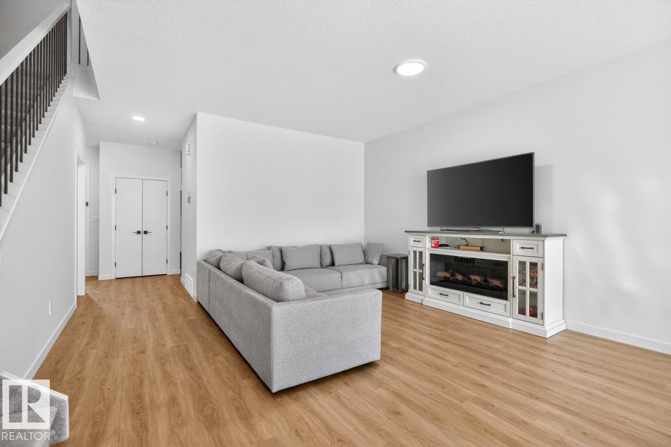 17347 100 ST NW - 4