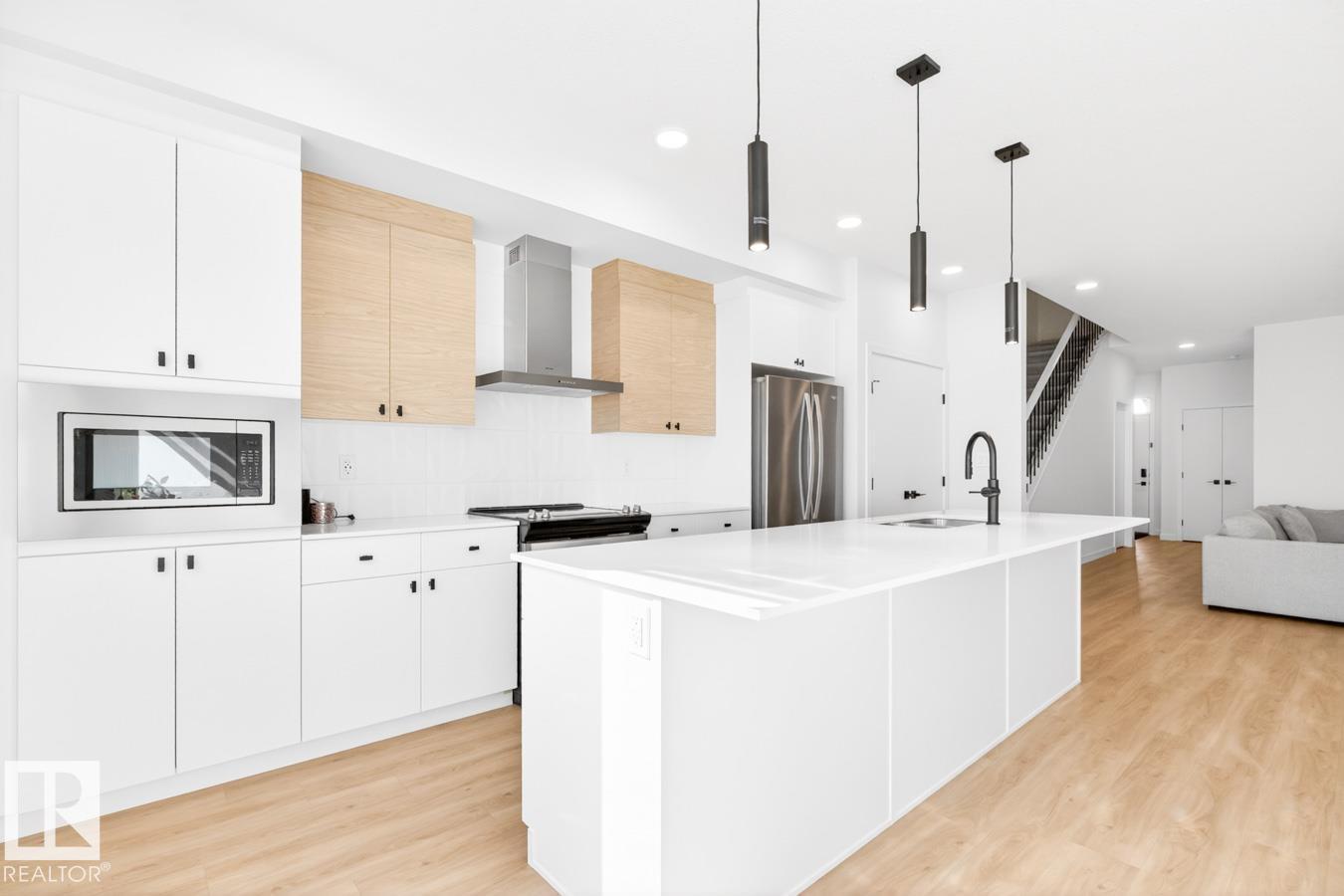 17347 100 ST NW - 7