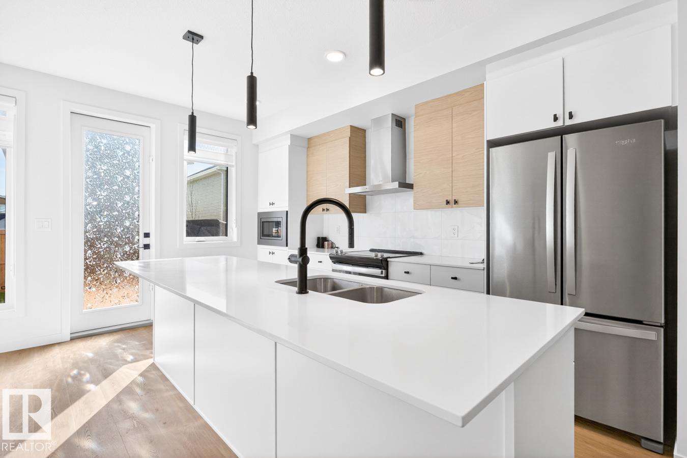 17347 100 ST NW - 8