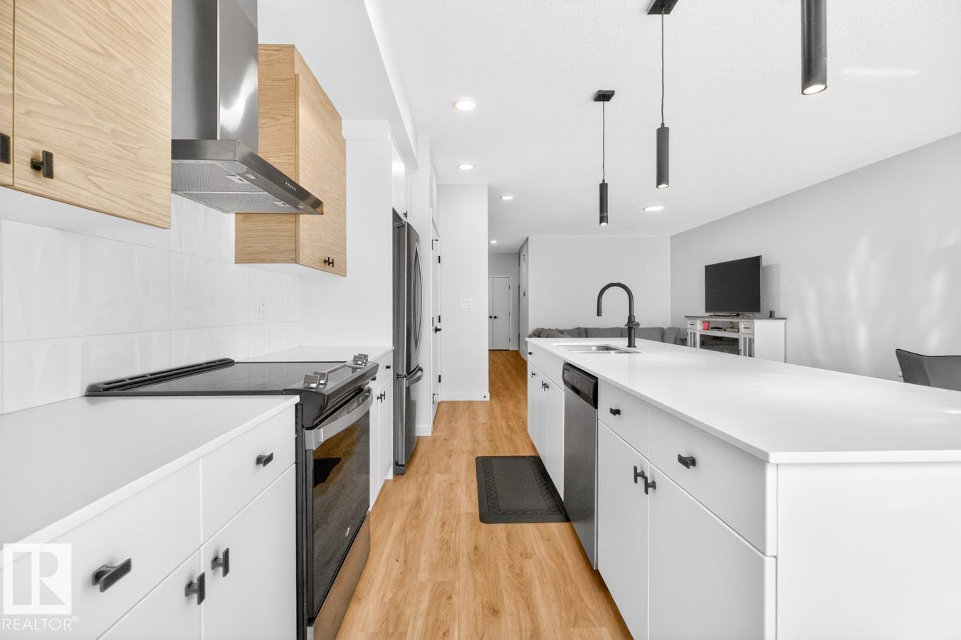 17347 100 ST NW - 9