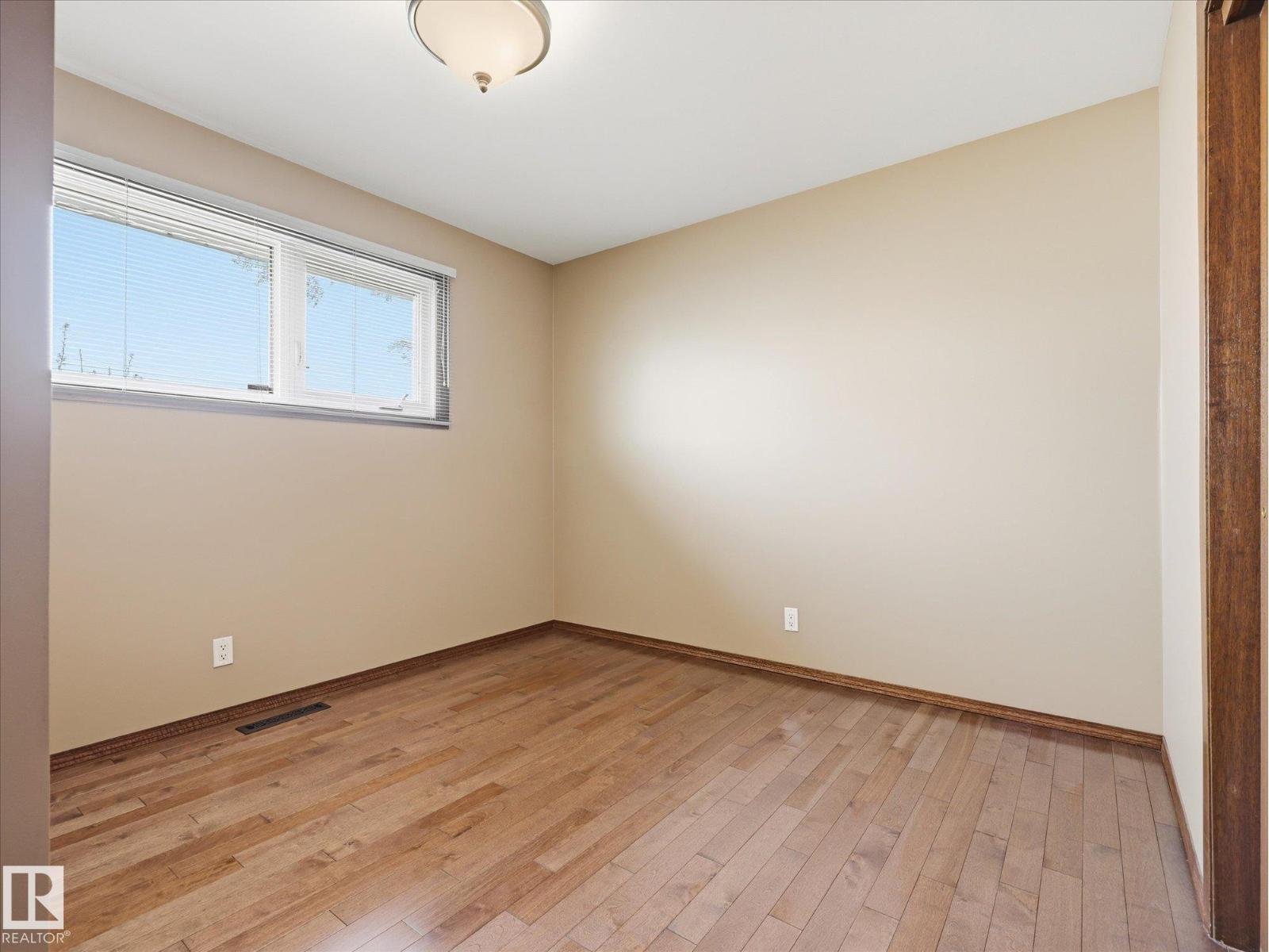 13504 116 St NW NW - 18