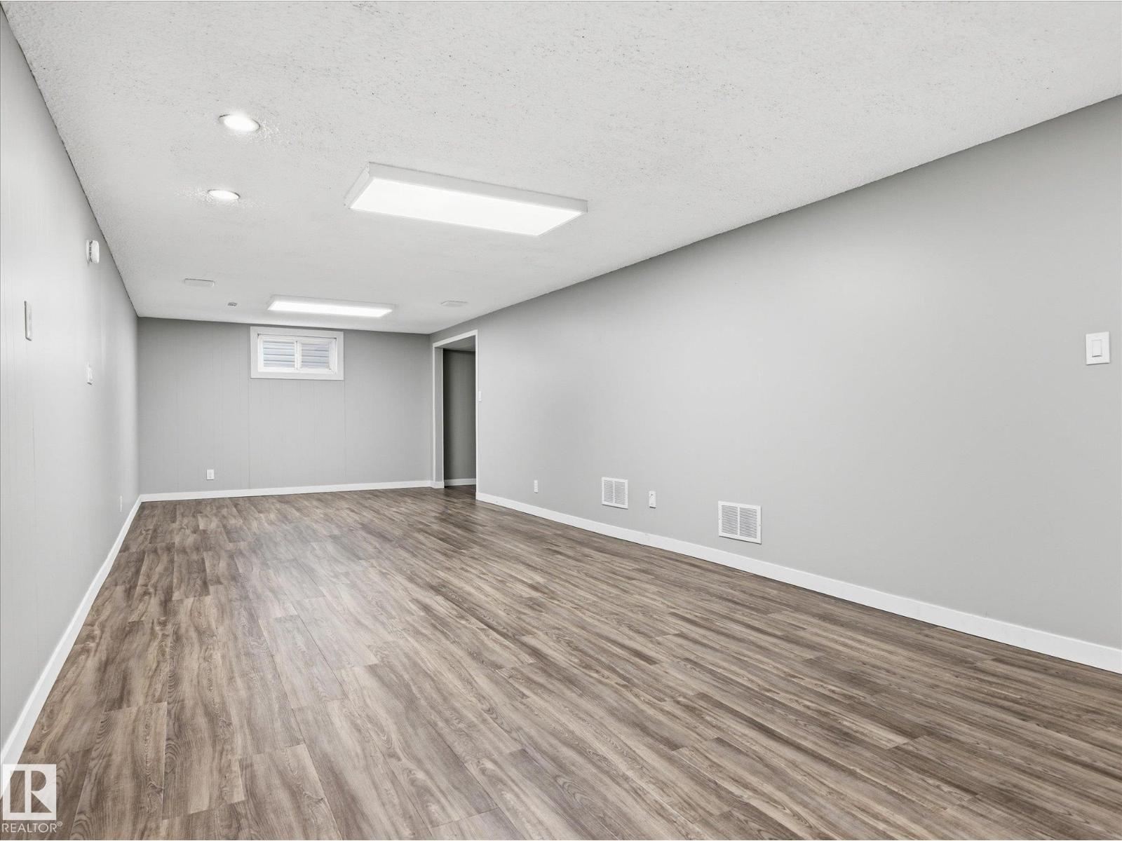 13504 116 St NW NW - 23