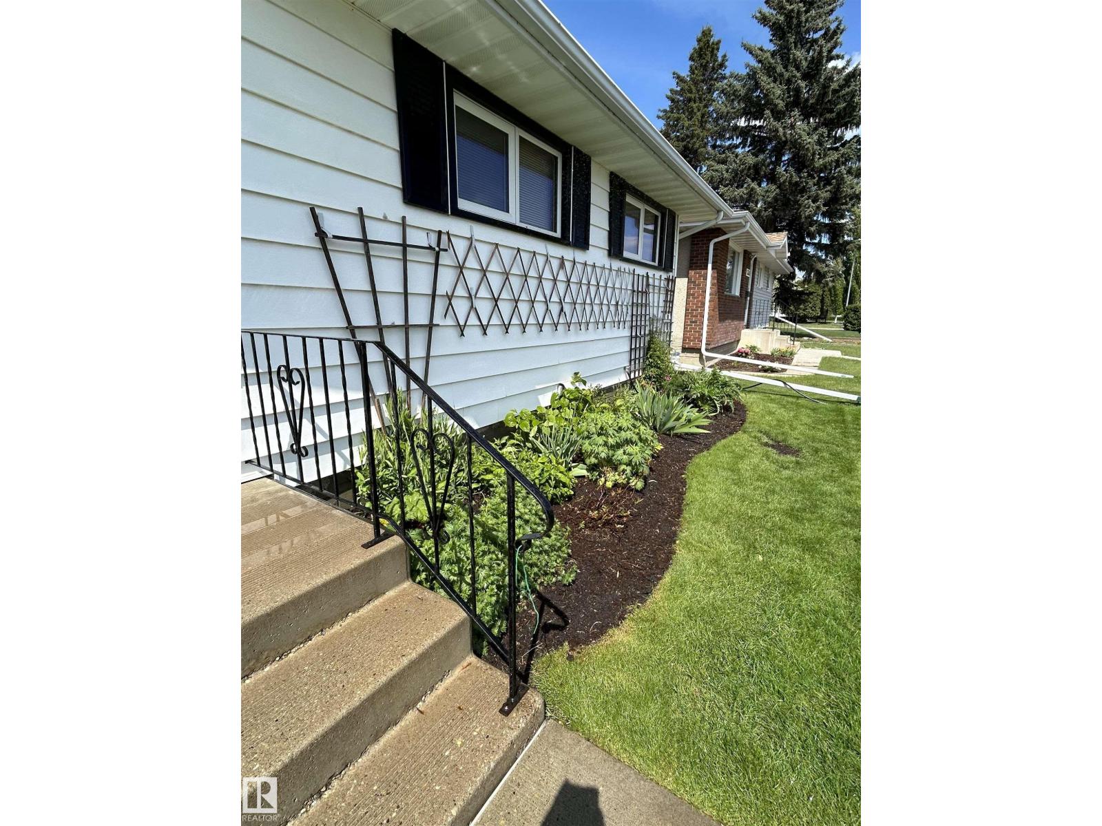 13504 116 St NW NW - 41