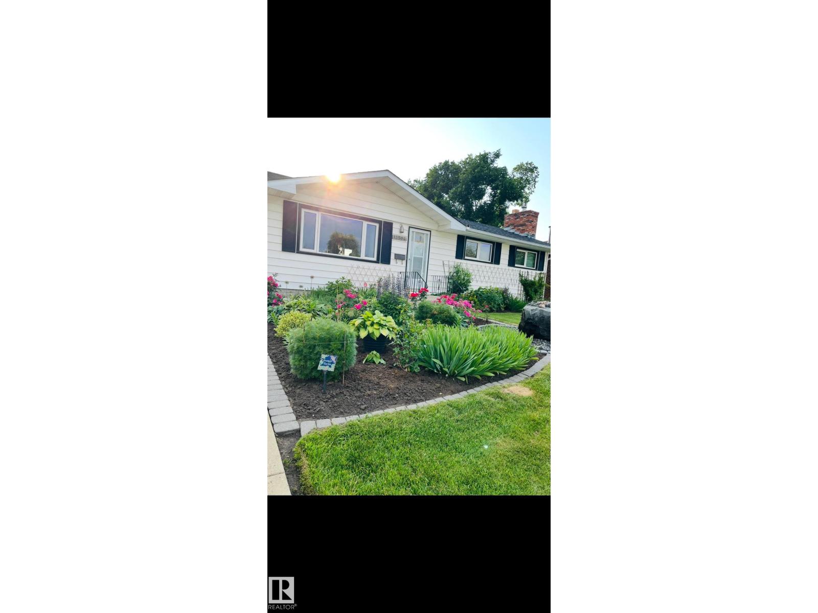 13504 116 St NW NW - 42