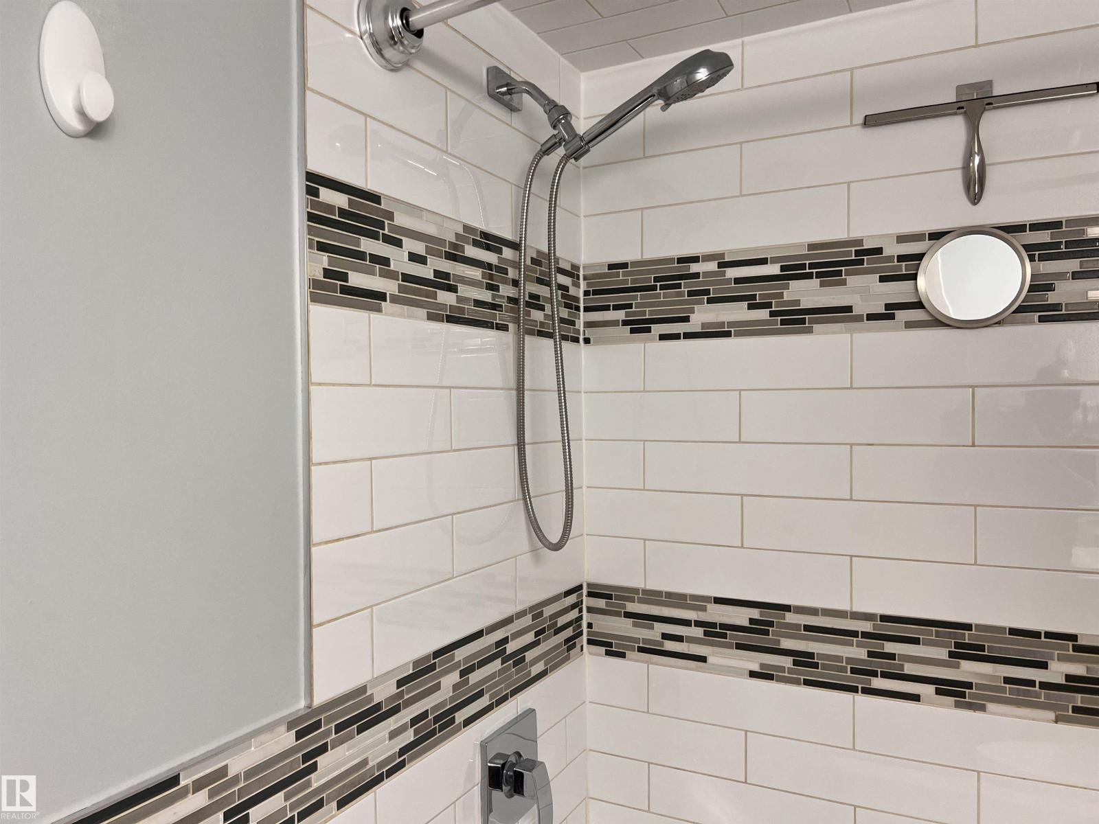 #106 10421 93 ST NW NW - 28