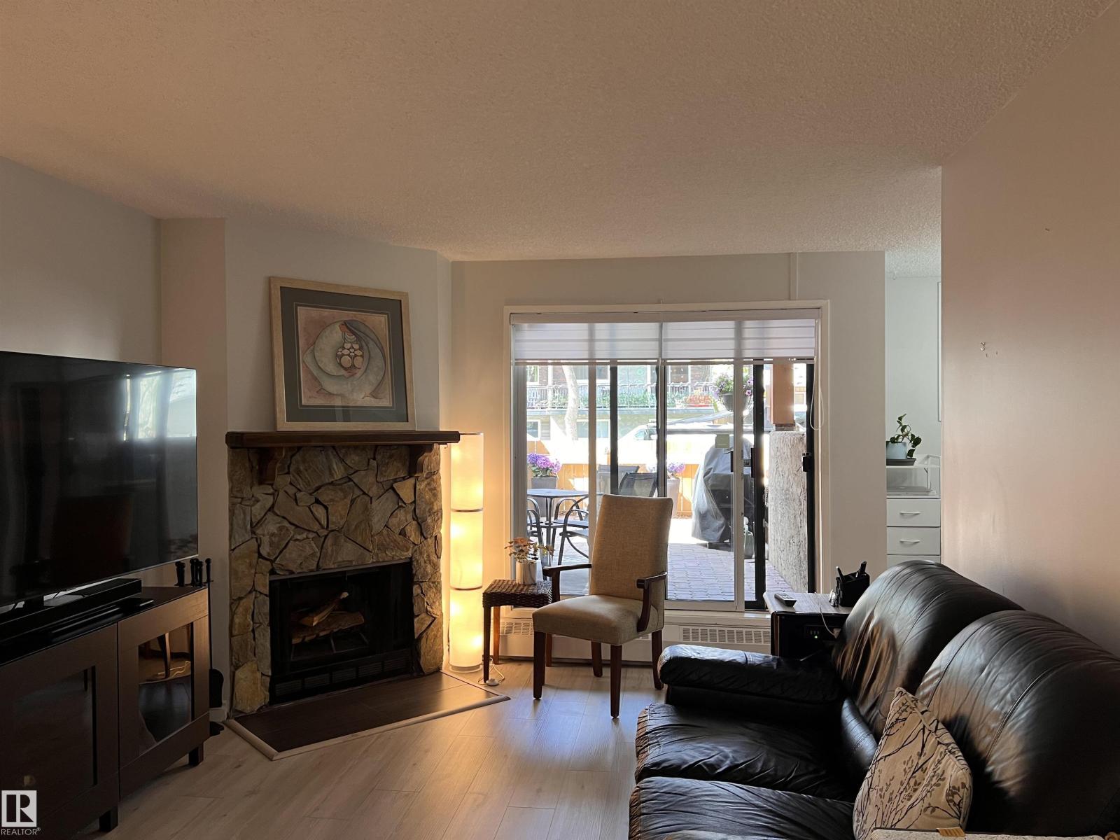 #106 10421 93 ST NW NW - 7