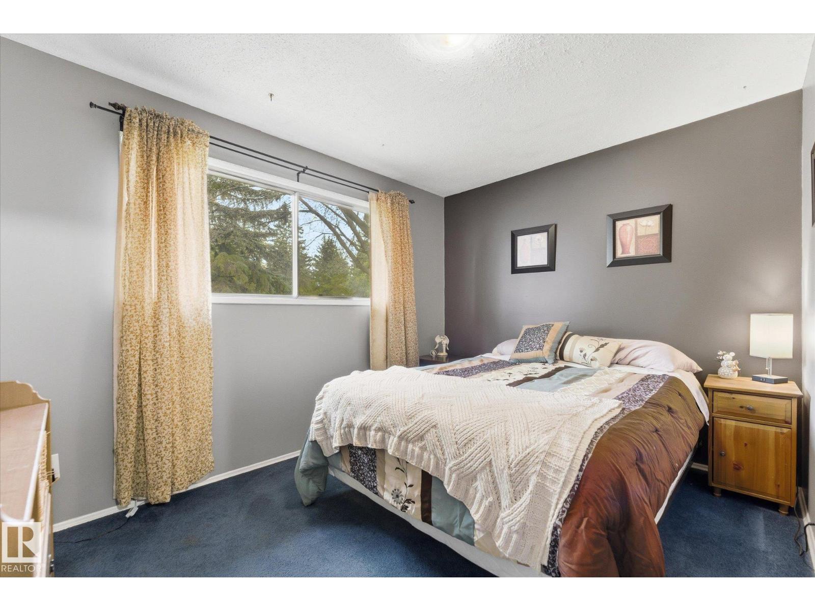 27 WESTVIEW CR - 20