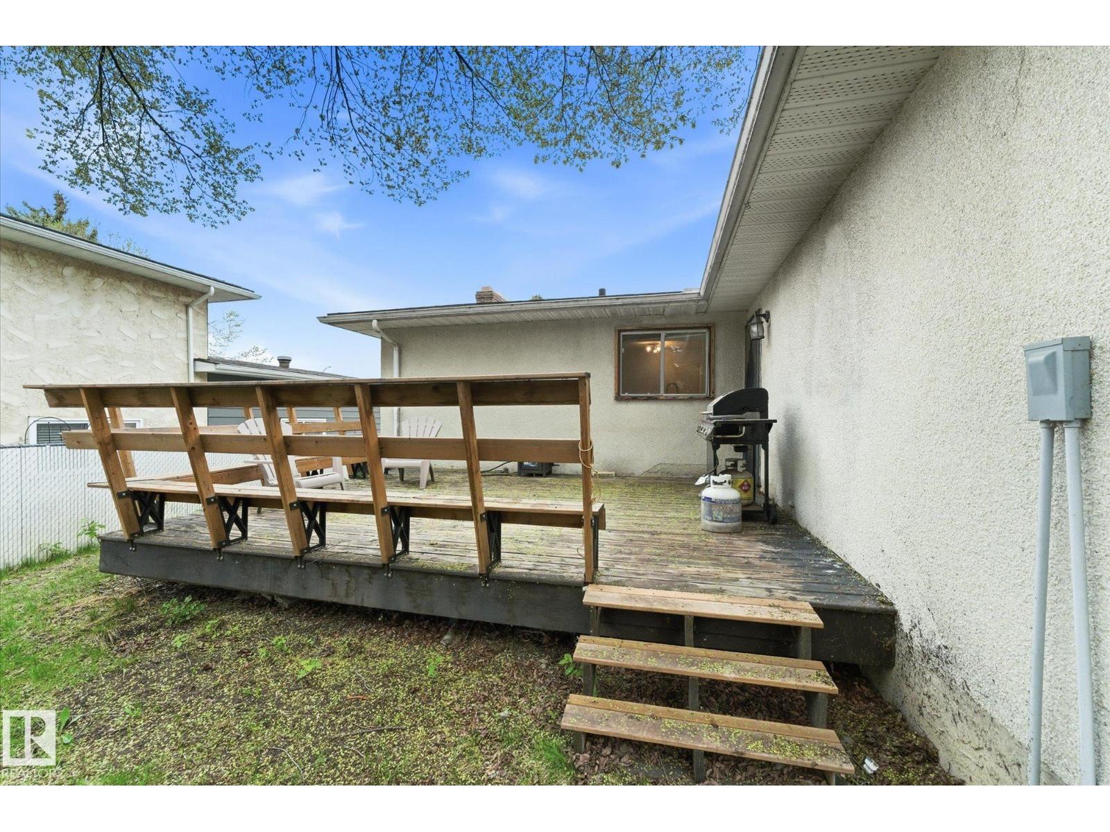 27 WESTVIEW CR - 41