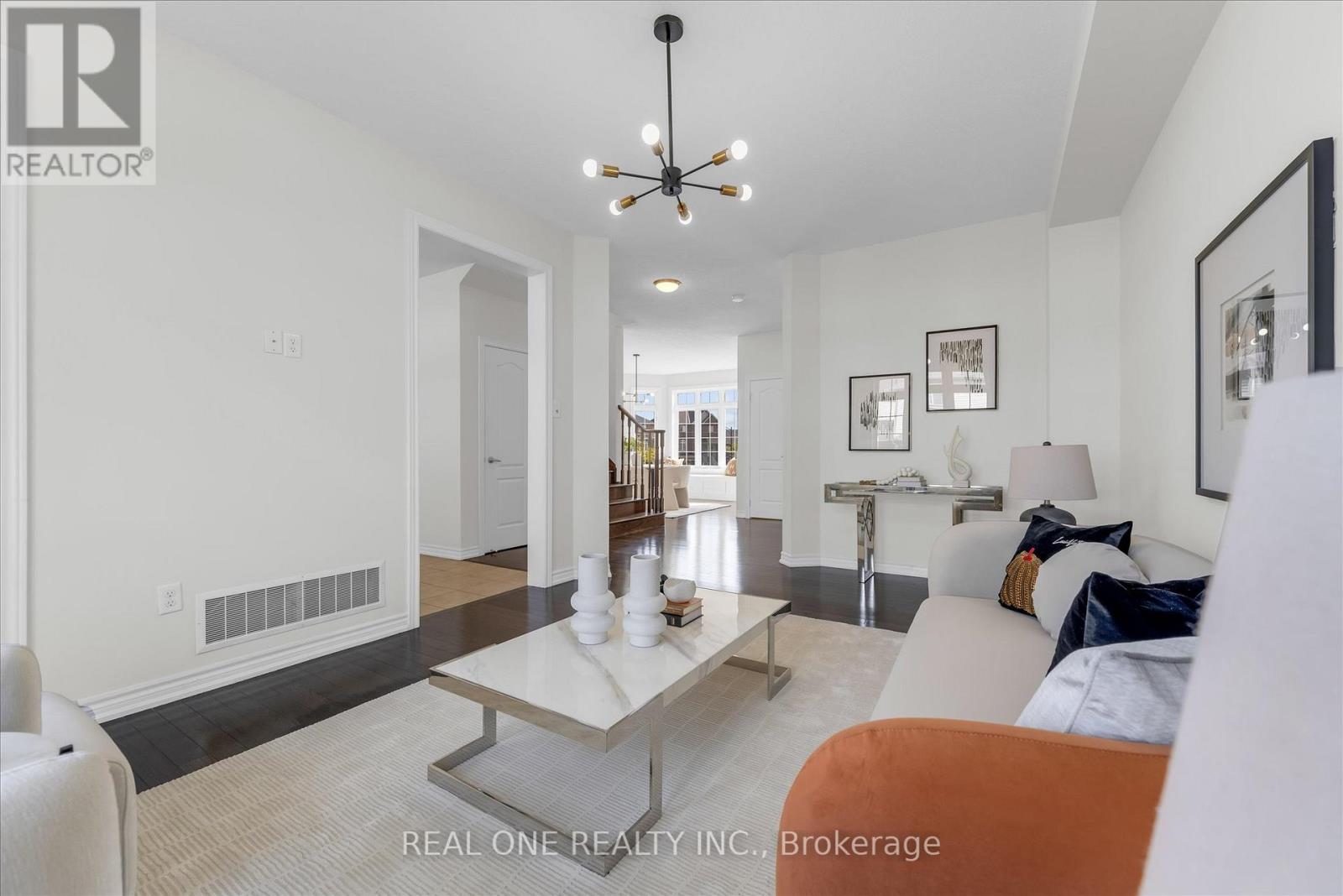 556 SANDERSON CRESCENT - 11