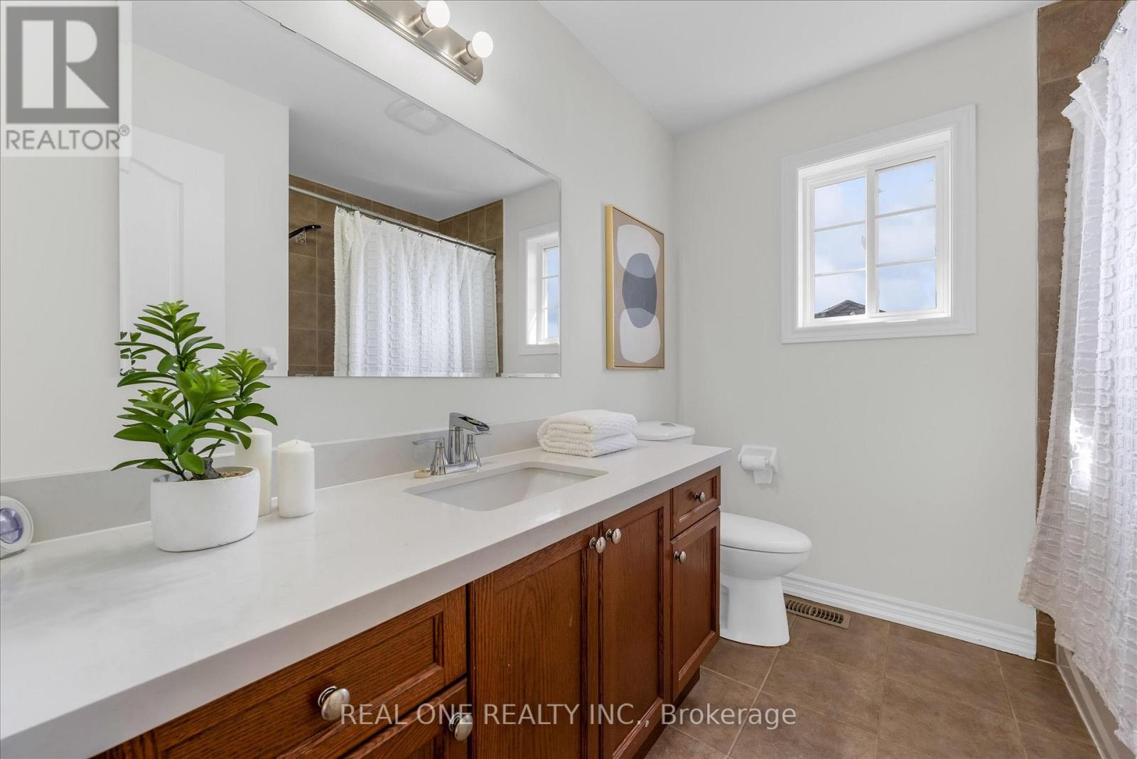 556 SANDERSON CRESCENT - 27