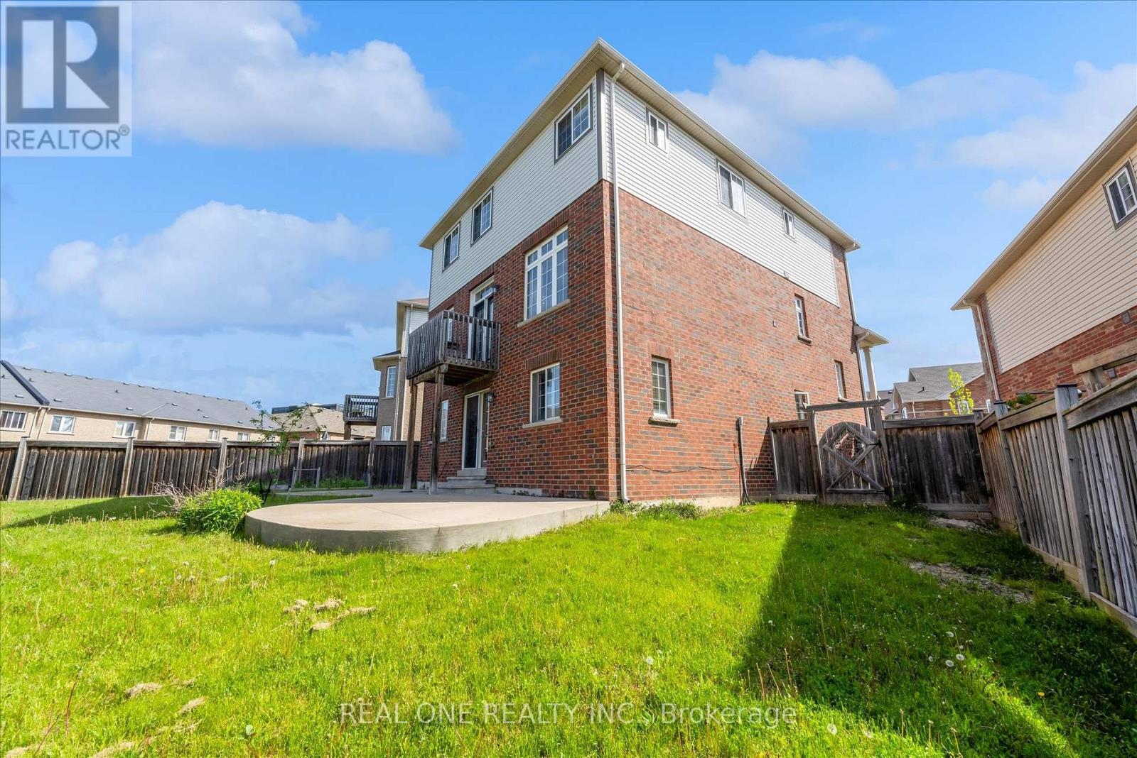 556 SANDERSON CRESCENT - 38