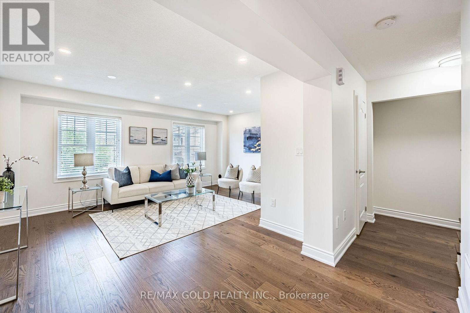 7 VIEWFORTH ROAD - 8