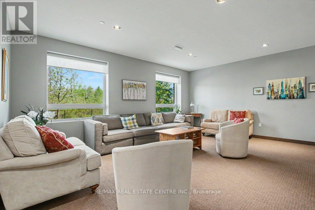 #214 33 WHITMER STREET - 29