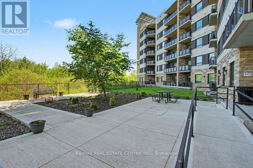 #214 33 WHITMER STREET - 32