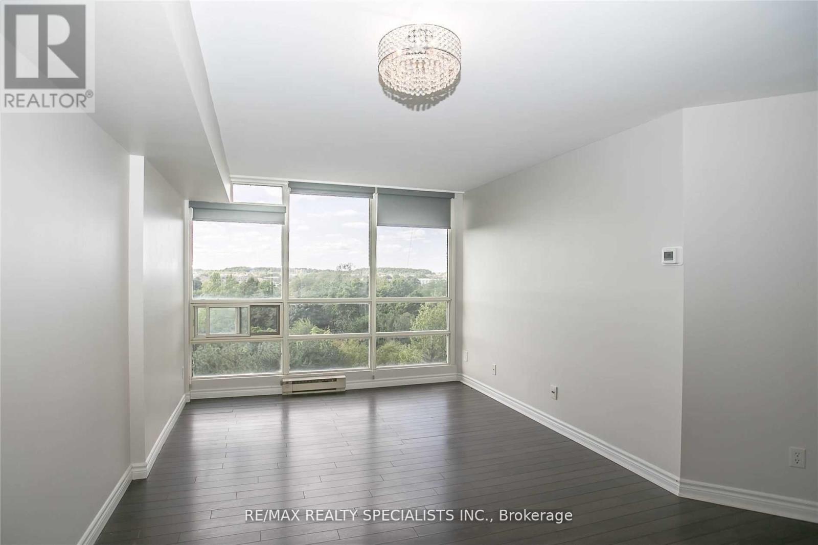 #601 45 KINGSBRIDGE GARDEN CIRCLE - Image 16