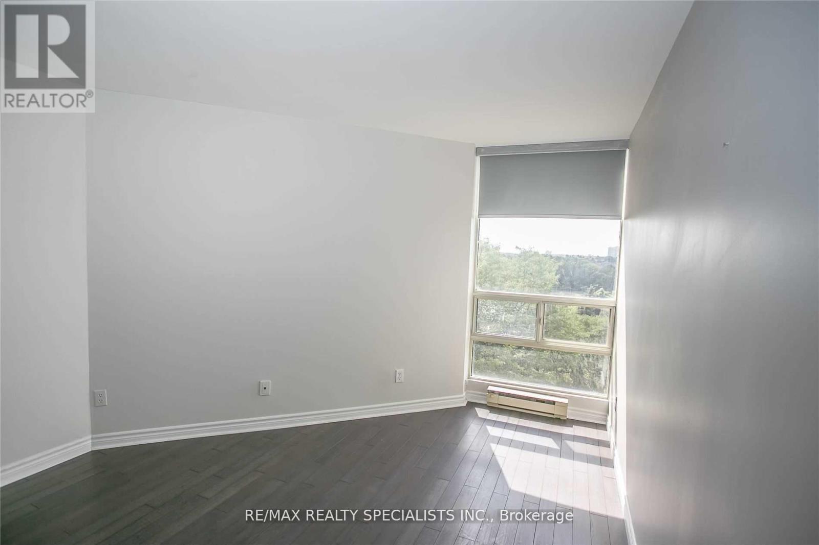 #601 45 KINGSBRIDGE GARDEN CIRCLE - Image 6