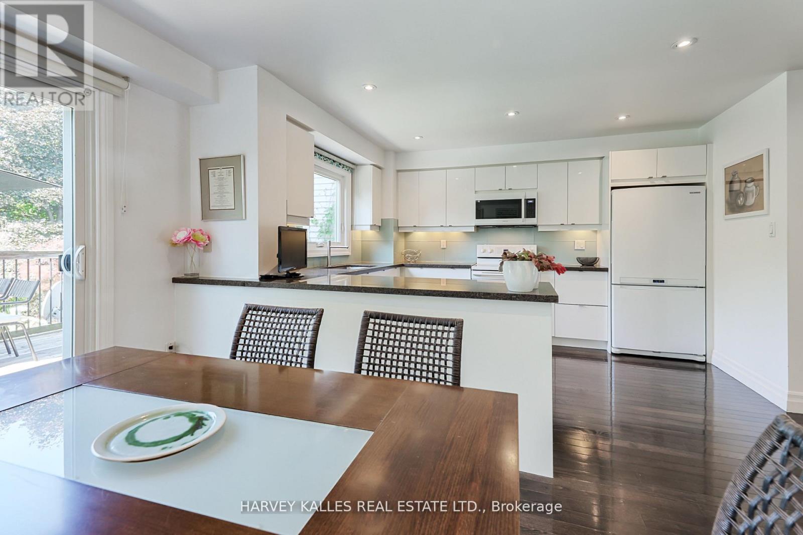 1050 LINDSAY DRIVE - 15