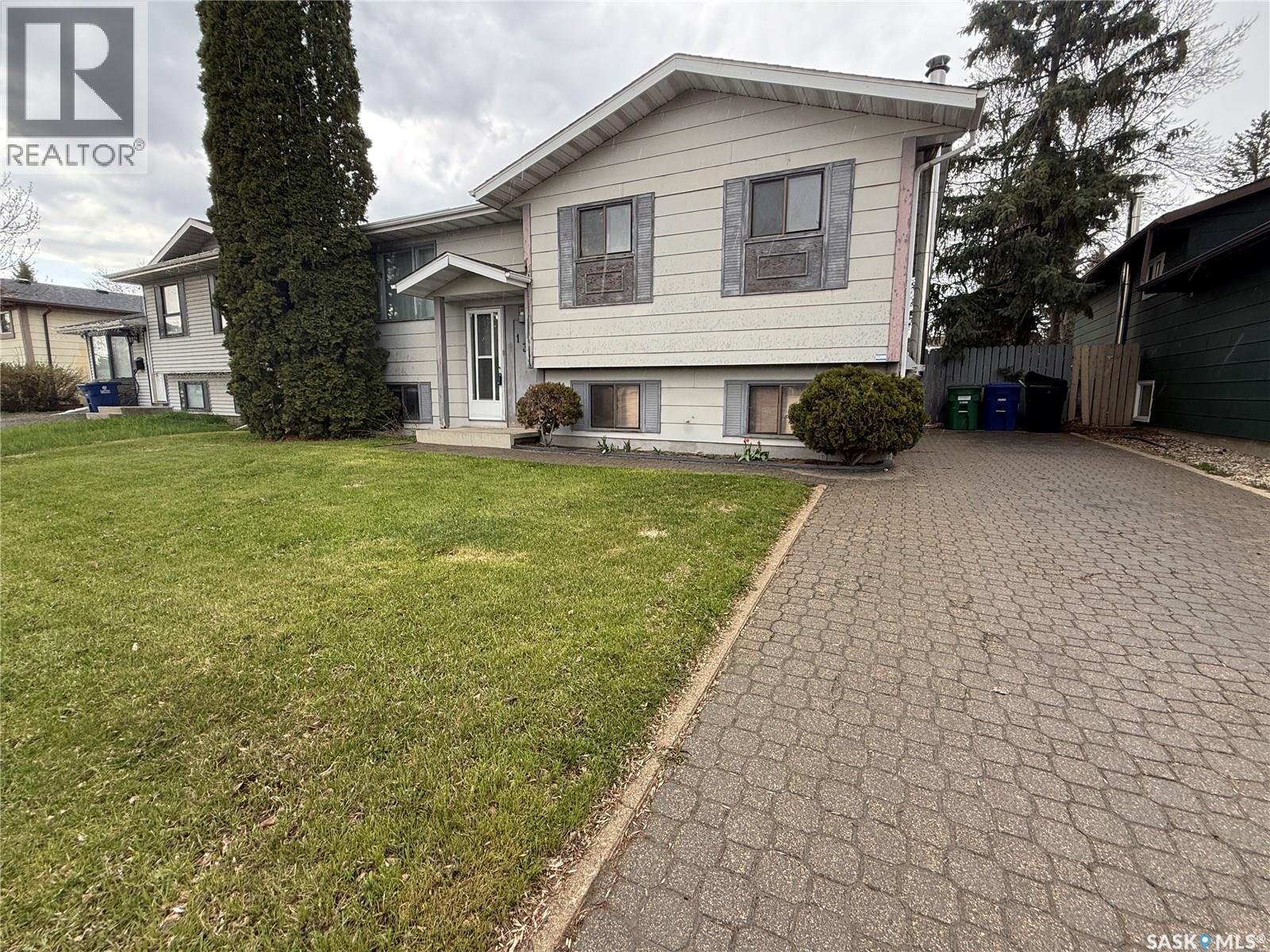 138 WEYAKWIN DRIVE - Image 2