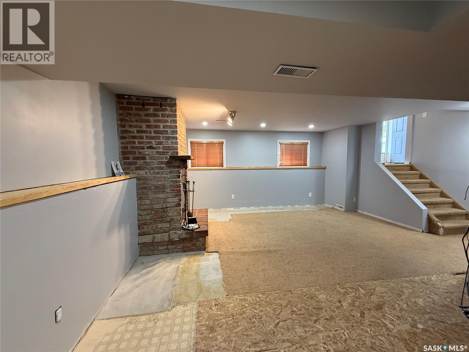 138 WEYAKWIN DRIVE - 25