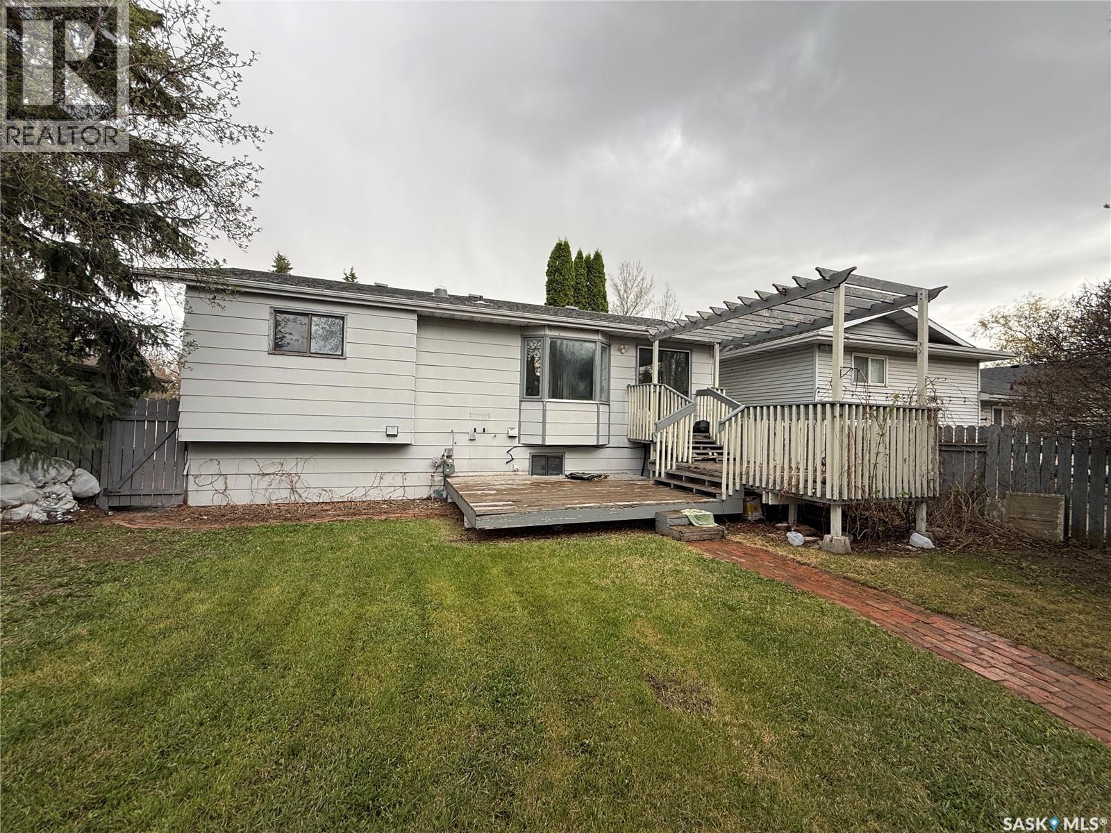 138 WEYAKWIN DRIVE - 38