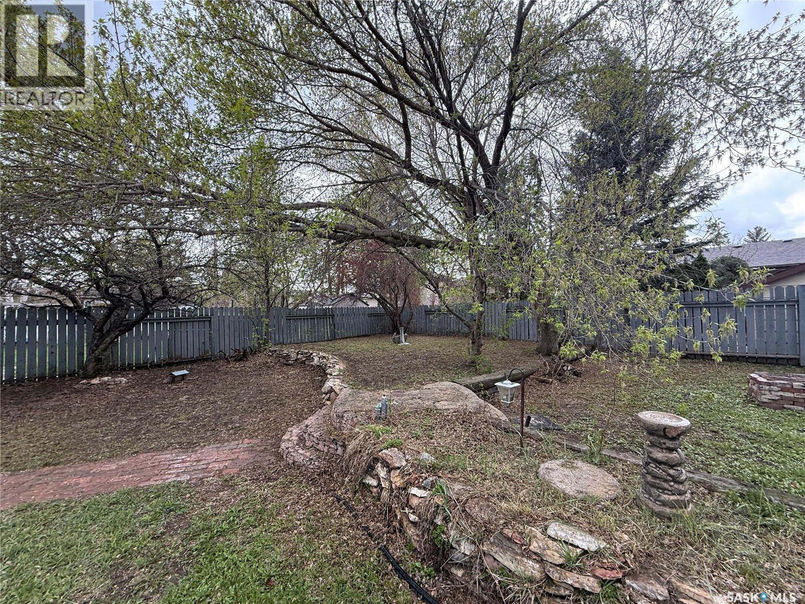 138 WEYAKWIN DRIVE - 40