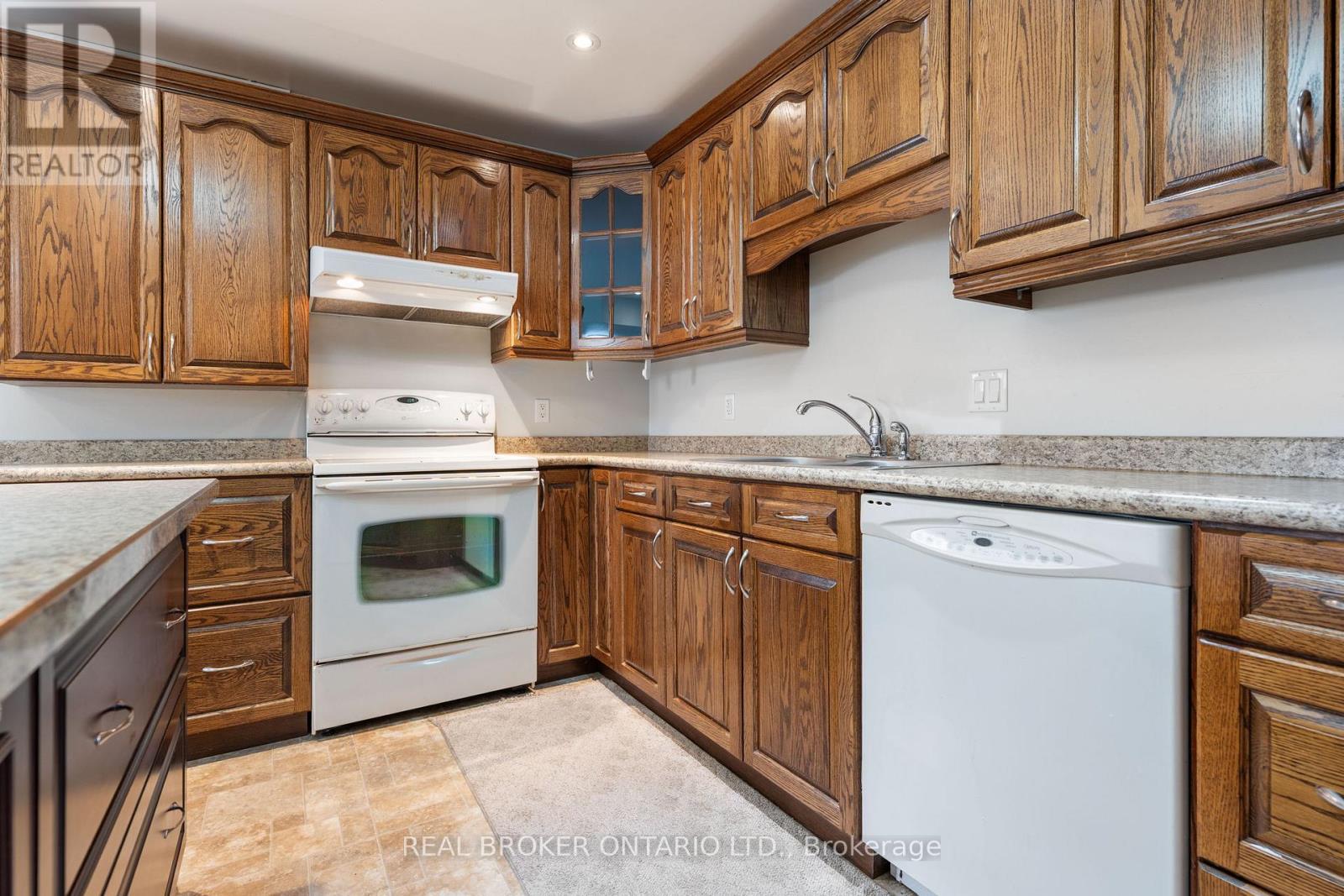 8984 PLANK ROAD - 25