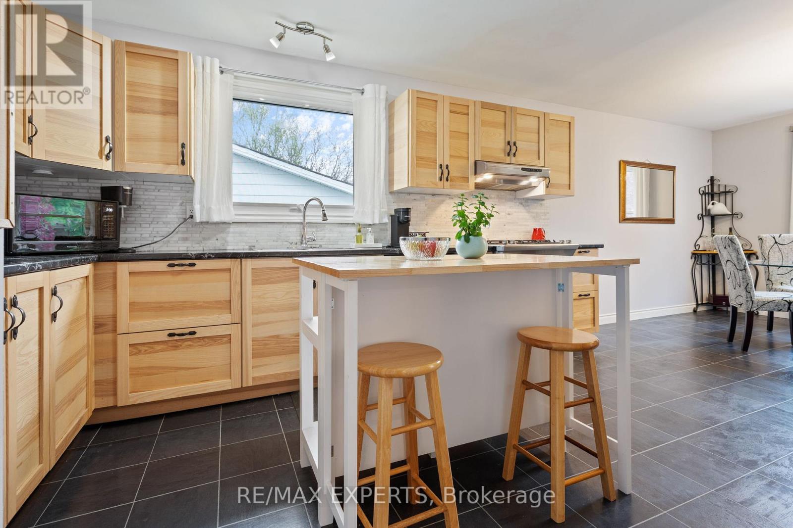32 CRESTLYNN CRESCENT - 16