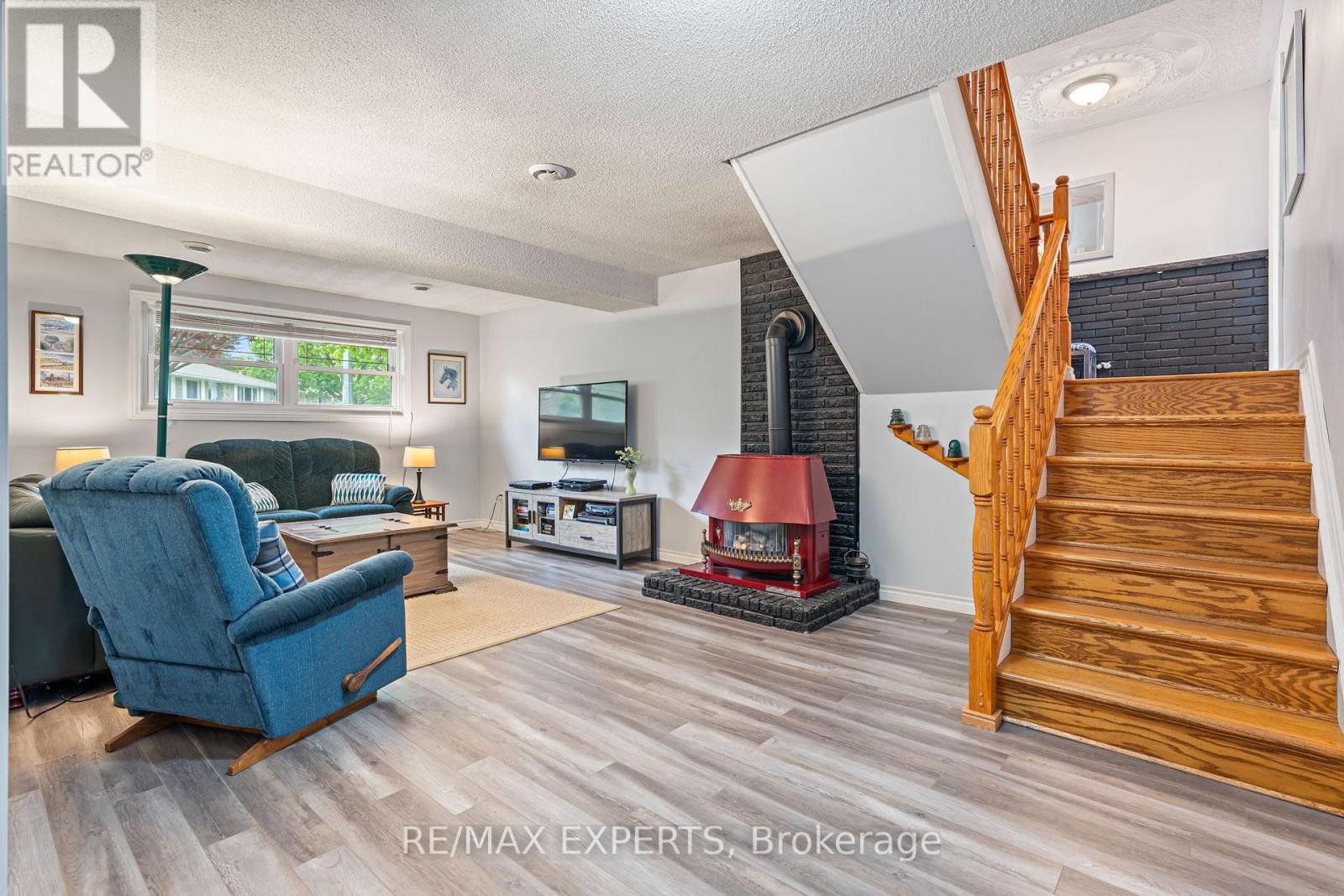32 CRESTLYNN CRESCENT - 26